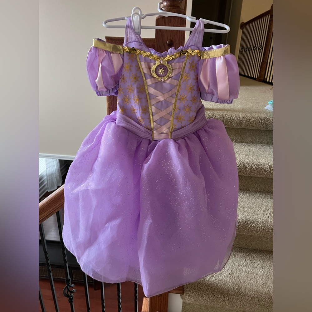 LOT OF 4 Disney Princess dresses/outfits. Size 4
